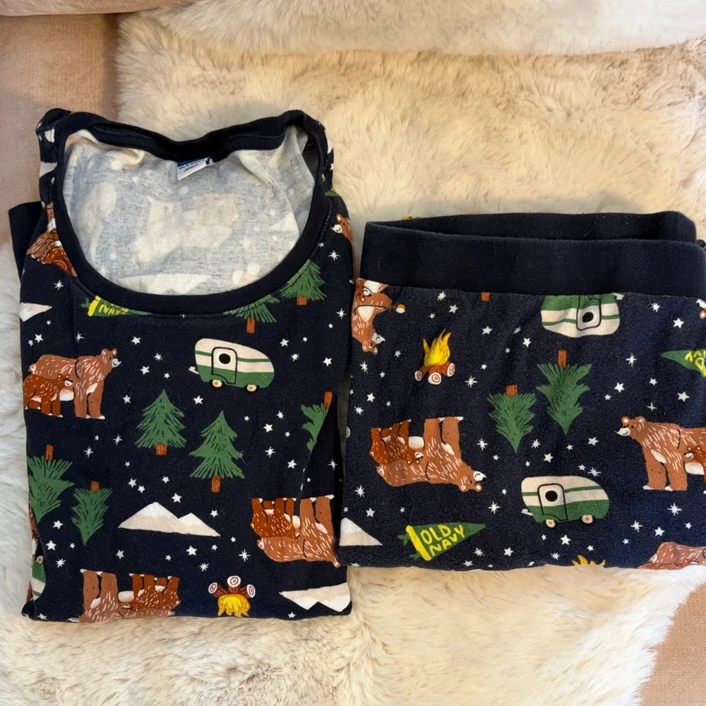 Women’s Old Navy Camping Bears Pajama Set - Picture 11 of 11